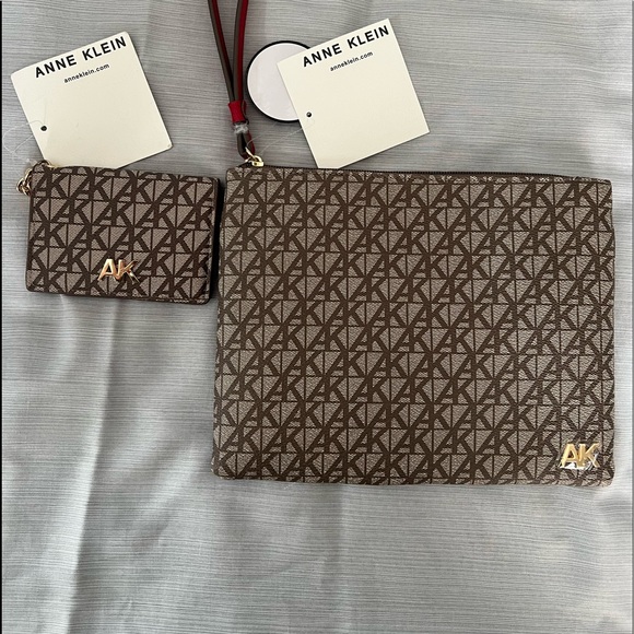 AK wristlet and matching I’d credit purse with keychain - Picture 2 of 3